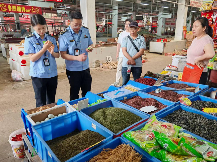 筑牢“放心吃”安全防線！成都召開農產品批發市場監管現場會